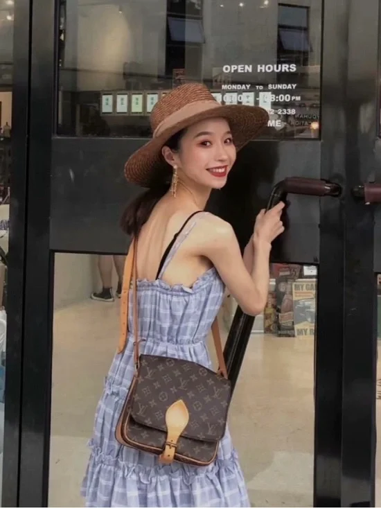 Louis Vuitton Crossbody Bag - Picture 10 of 10